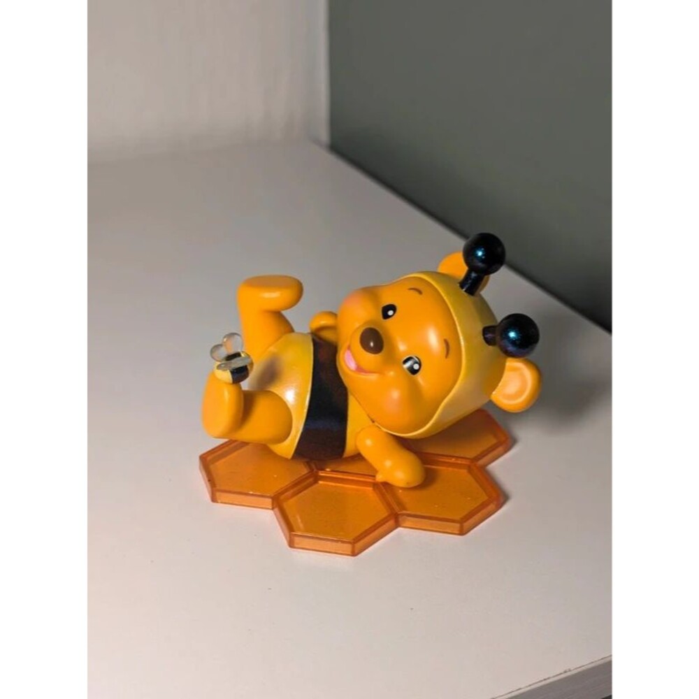 Disney Winnie the Pooh Hunny Crew Honeybee Pooh Figure Happy Haul Just Play